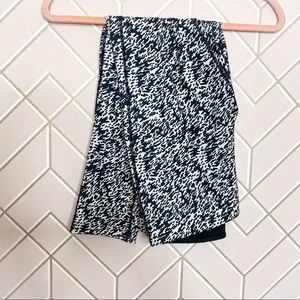 Nike Medium Dri-Fit Leggings Black and White Med